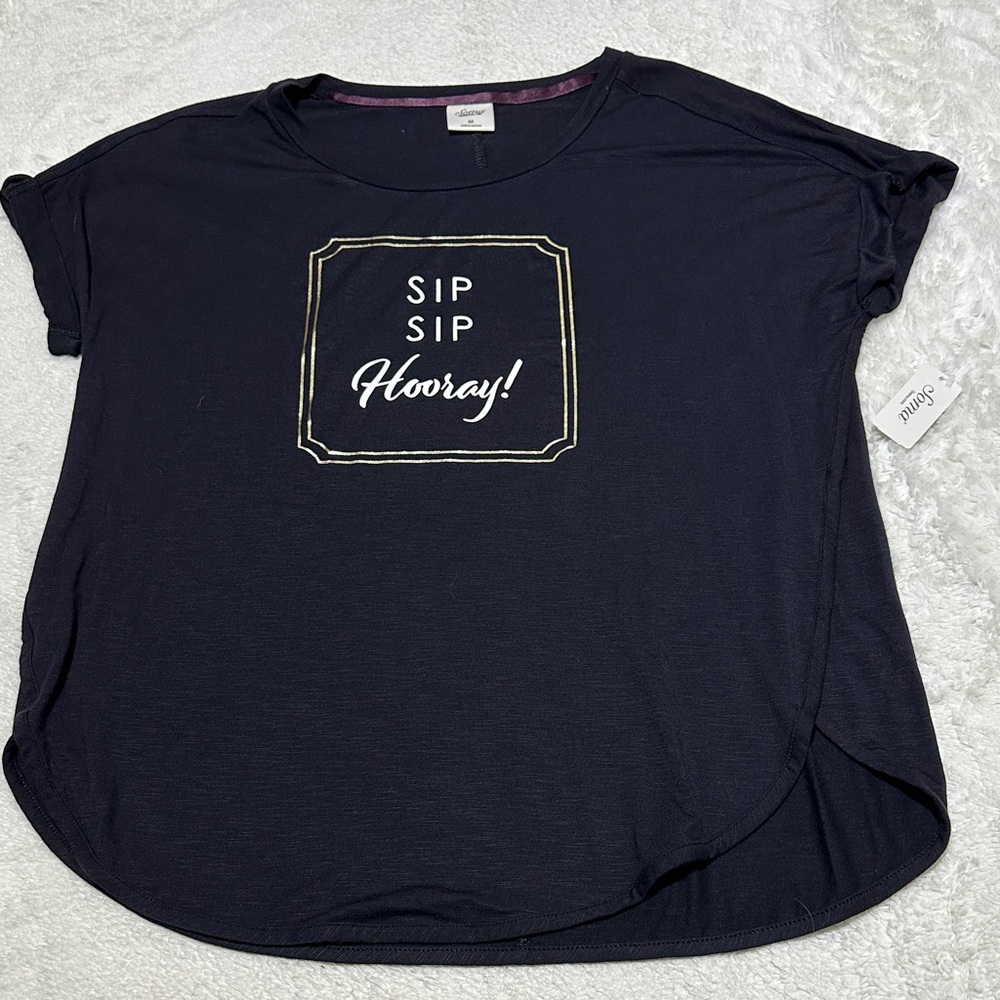 Soma | size medium | graphic top
